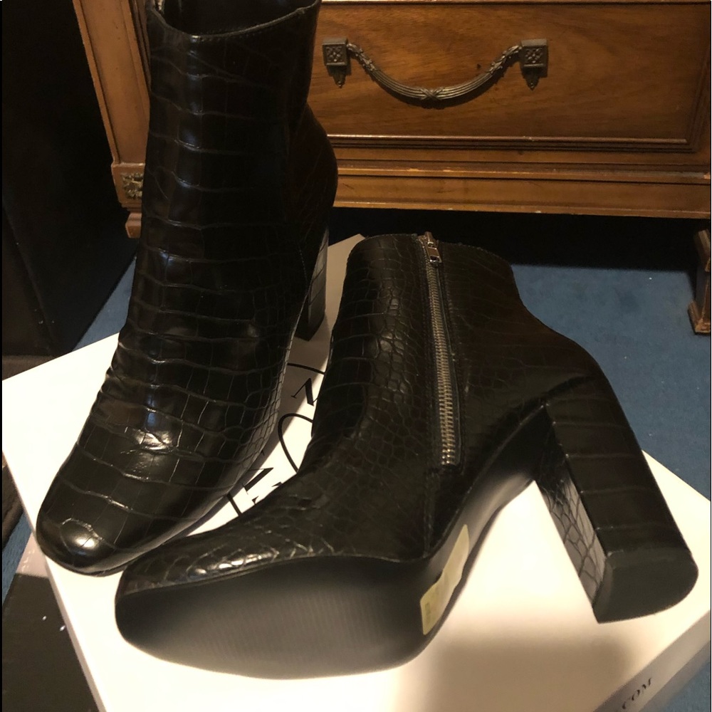 Black bootie